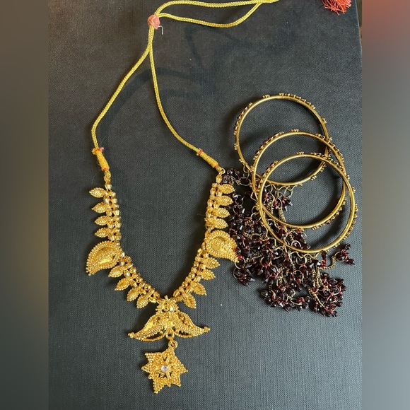 Funky costume jewelry!!! - Picture 1 of 1